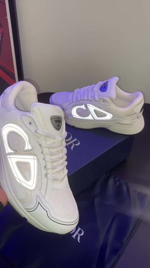 SNEAKER ENTDECKEN